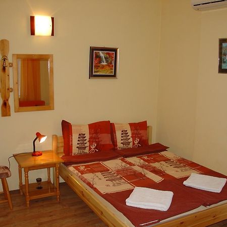 Guest House Alex Chernomorets Bagian luar foto